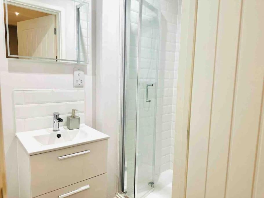 Coastal Charm Comfort In Holiday home Margate